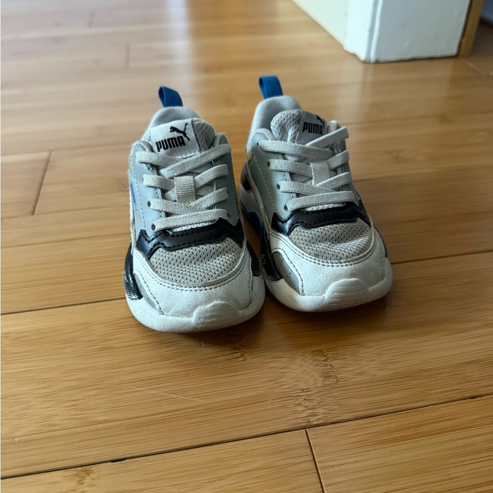 Puma Gray and Black Sneakers Athletic Low-Top